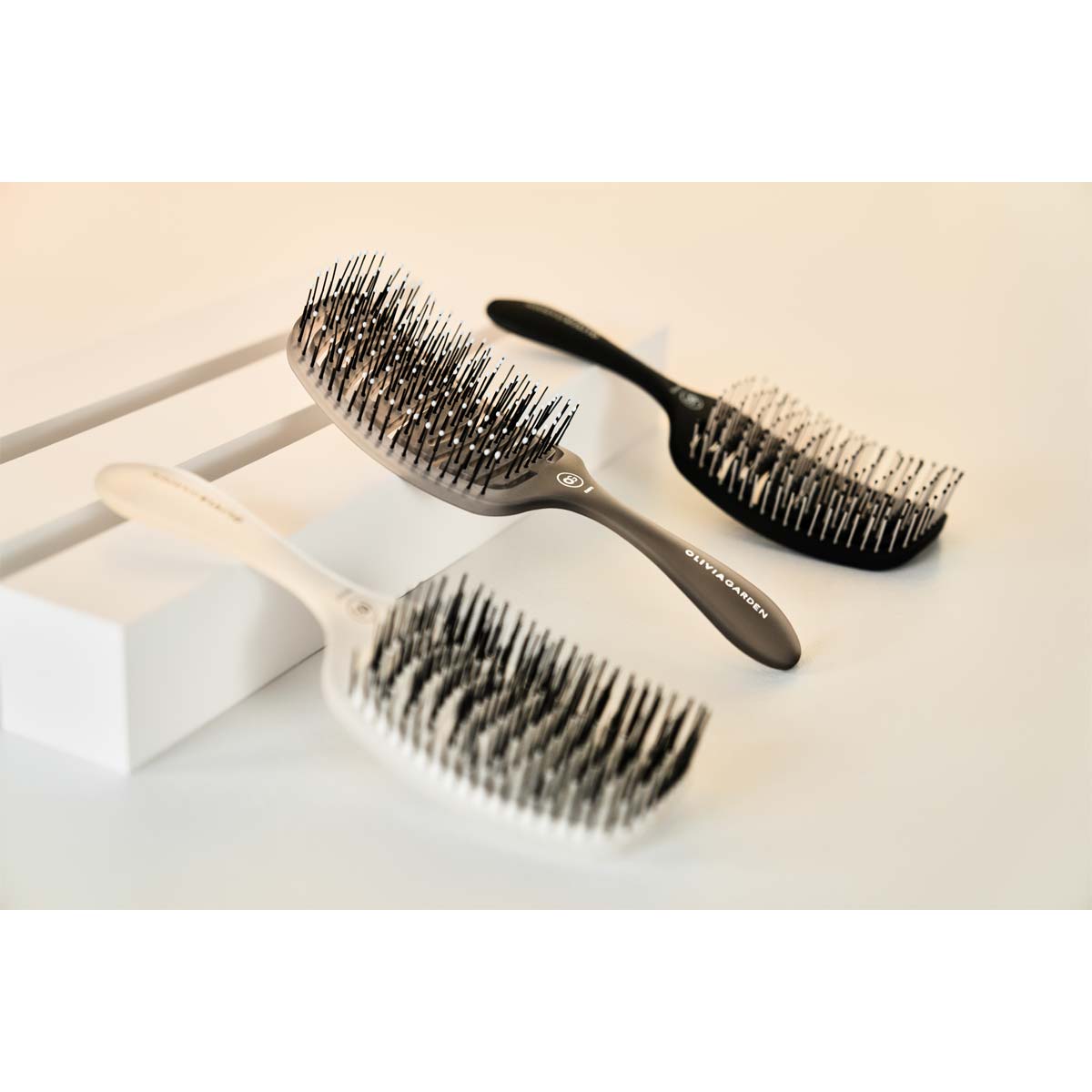 Brosse Essential Care Flex Grey pour cheveux Moyens